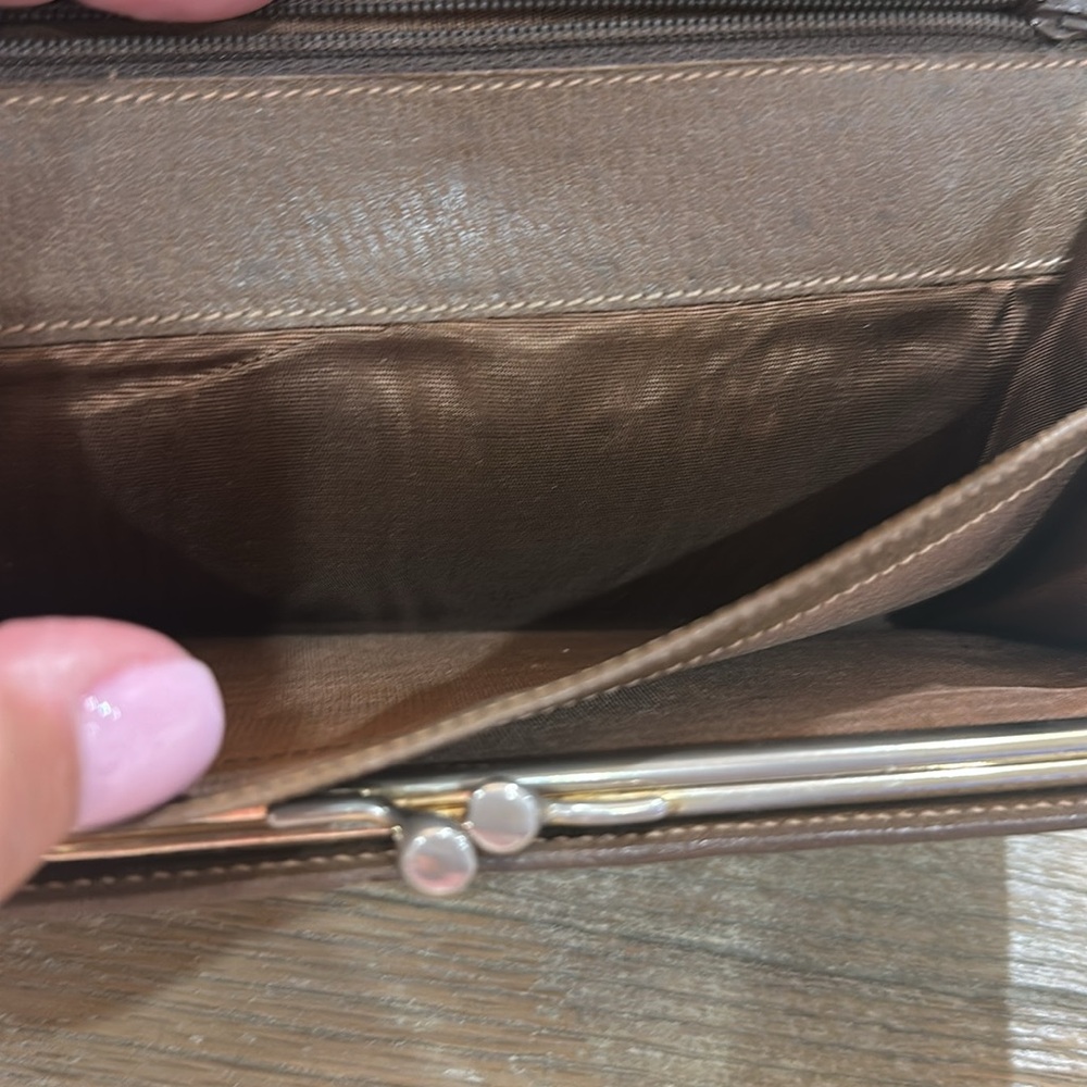 Gucci Wallet Accessory Collection - Picture 7 of 12